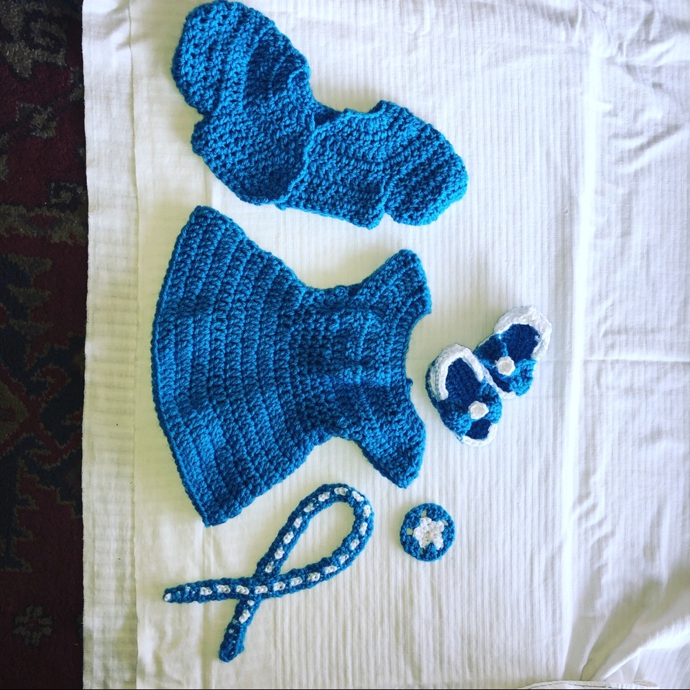 I’m Selling a 0 to 3 months outfit 5 piece set